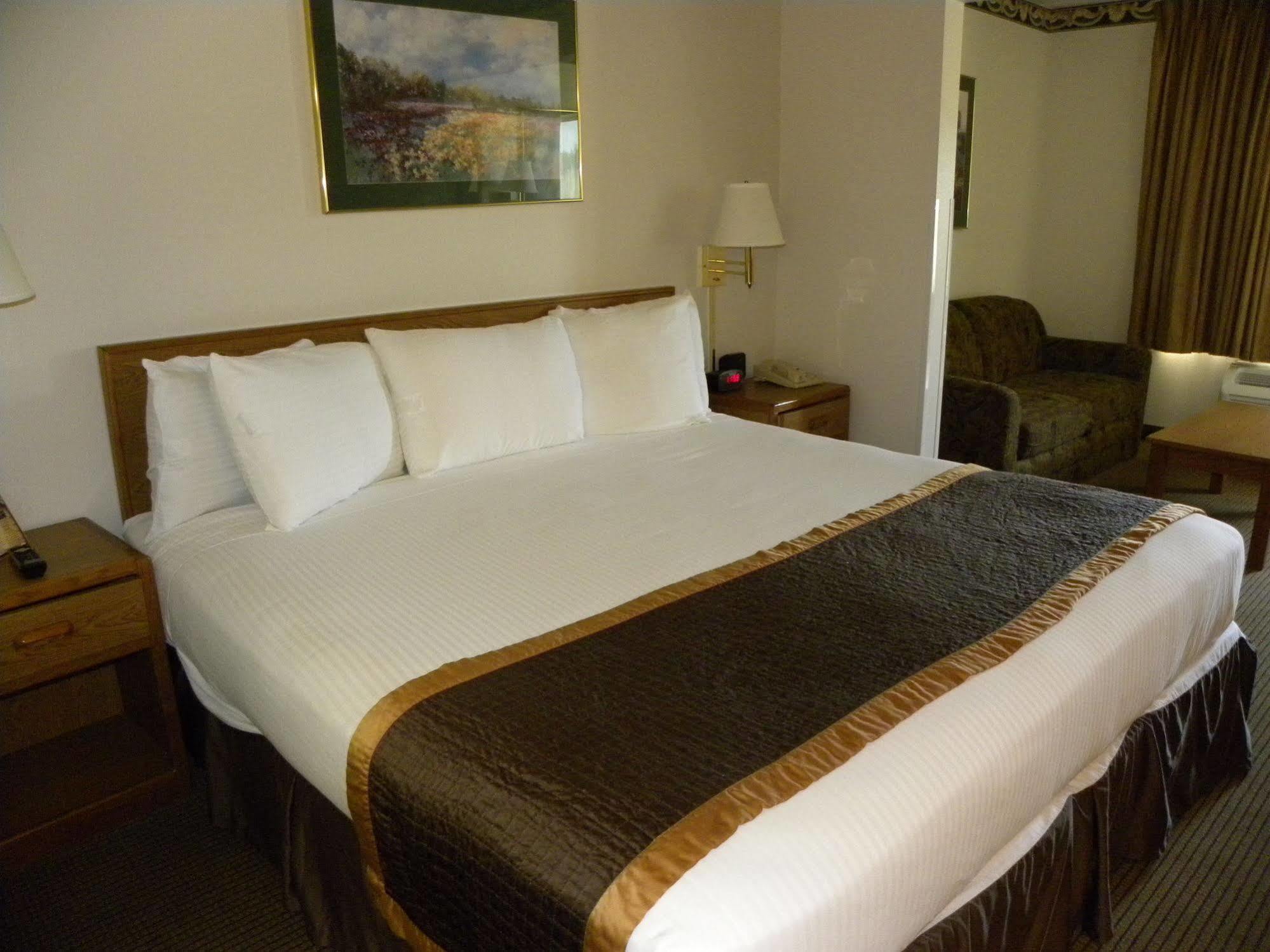 New Victorian Inn & Suites Lincoln Bagian luar foto